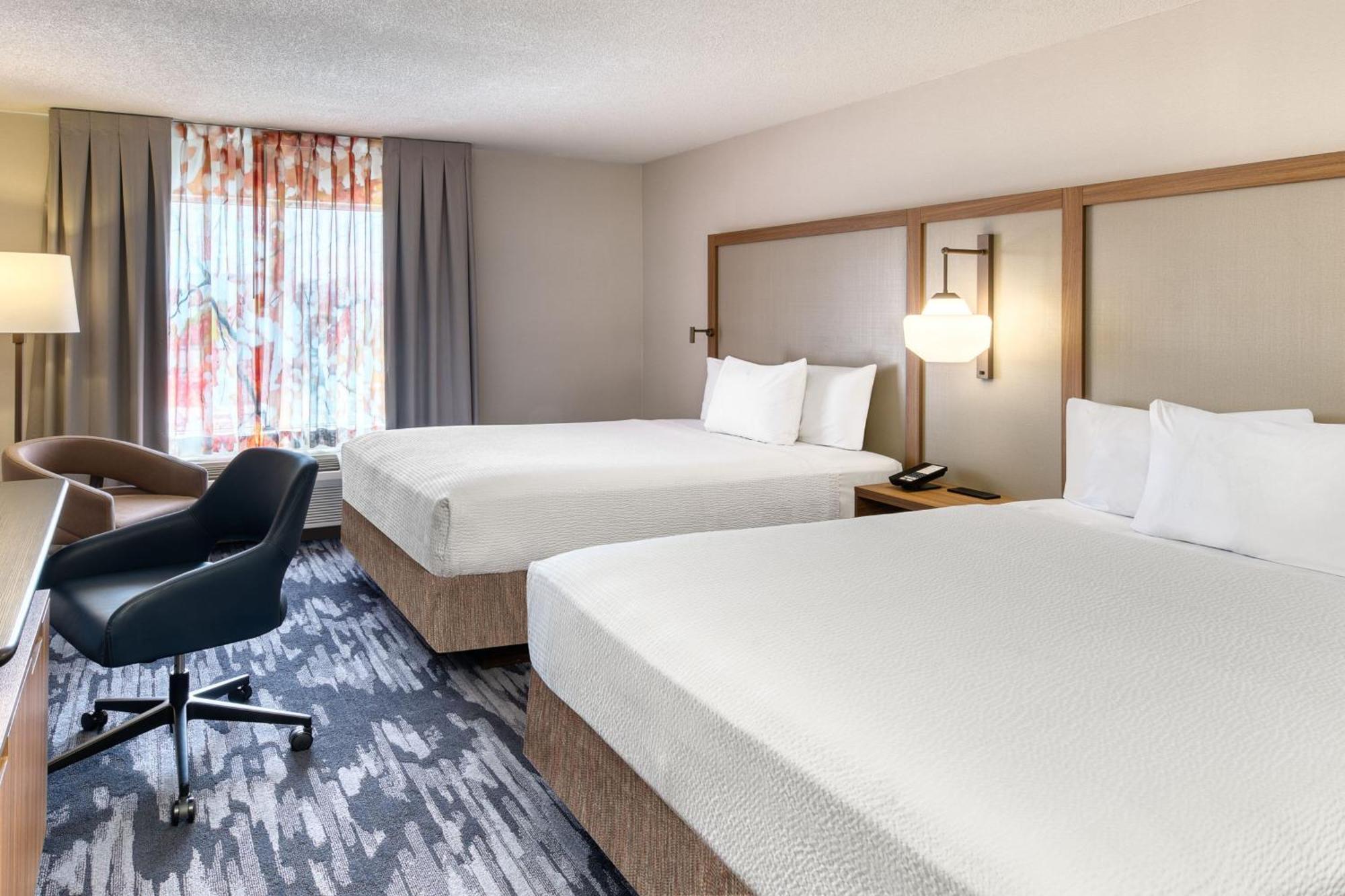 Queen Room Two Queen Beds Roll Shower Mobility Access or Hearing Accessible,1713083831:JPEG